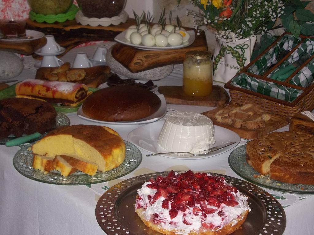 Agriturismo La Valle Degli Ulivi Semproniano Kültér fotó