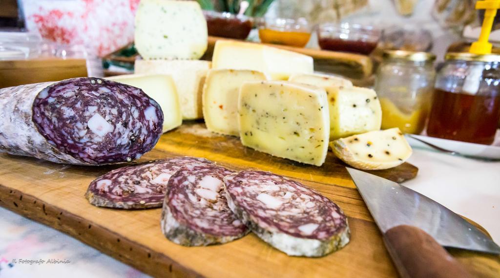 Agriturismo La Valle Degli Ulivi Semproniano Kültér fotó